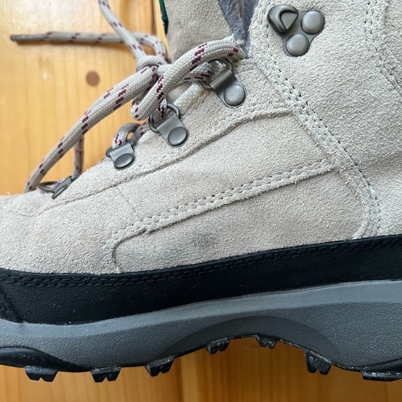 NEVER WORN. L.L. Bean women’s suede Primaloft hiking boots. Ivory Stone.SZ 8.5 - Picture 8 of 8